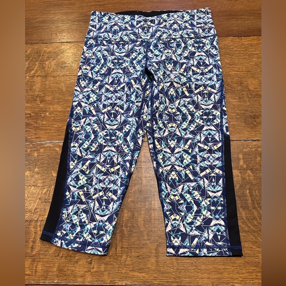 Victoria’s Secret VSX sport workout capris‎ colorful sz small - Picture 1 of 7